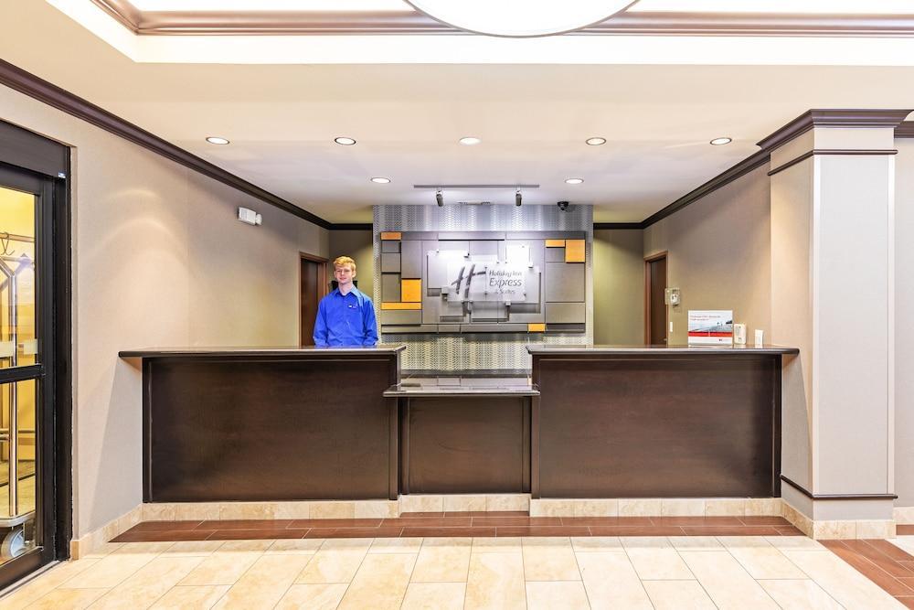 Holiday Inn Express Hotel & Suites Floresville By Ihg Bagian luar foto