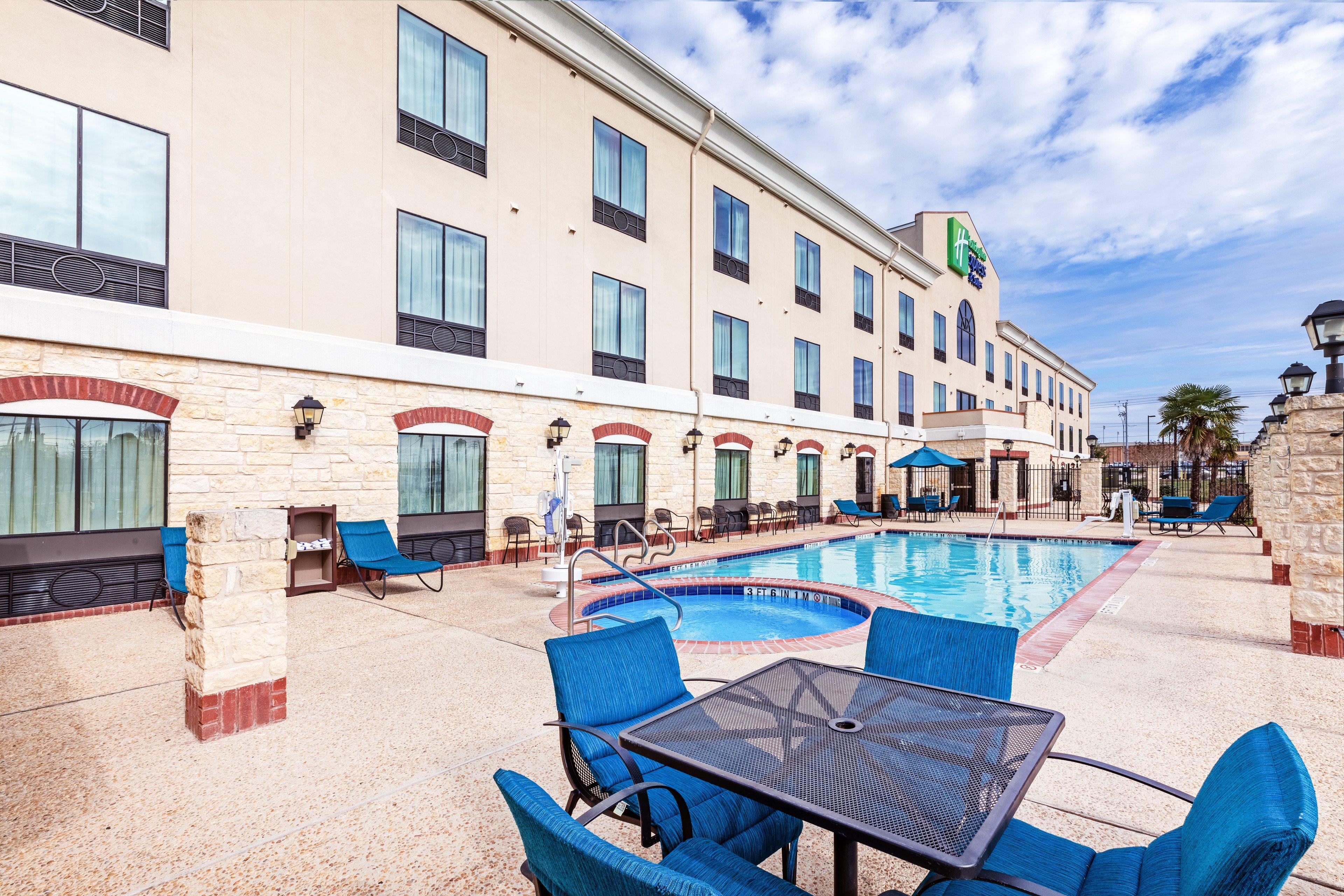 Holiday Inn Express Hotel & Suites Floresville By Ihg Bagian luar foto