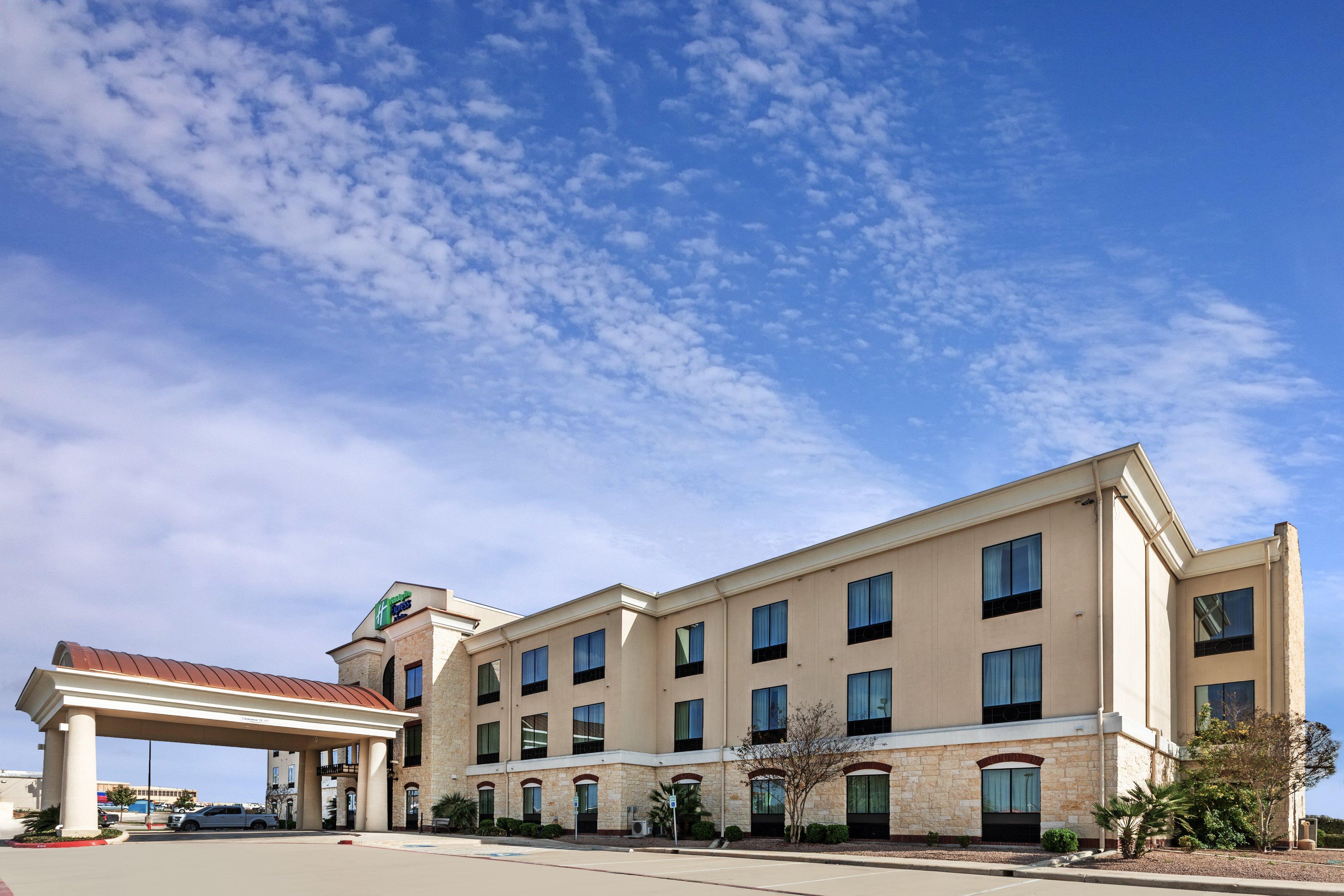 Holiday Inn Express Hotel & Suites Floresville By Ihg Bagian luar foto